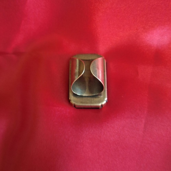 Ring - Picture 3 of 8